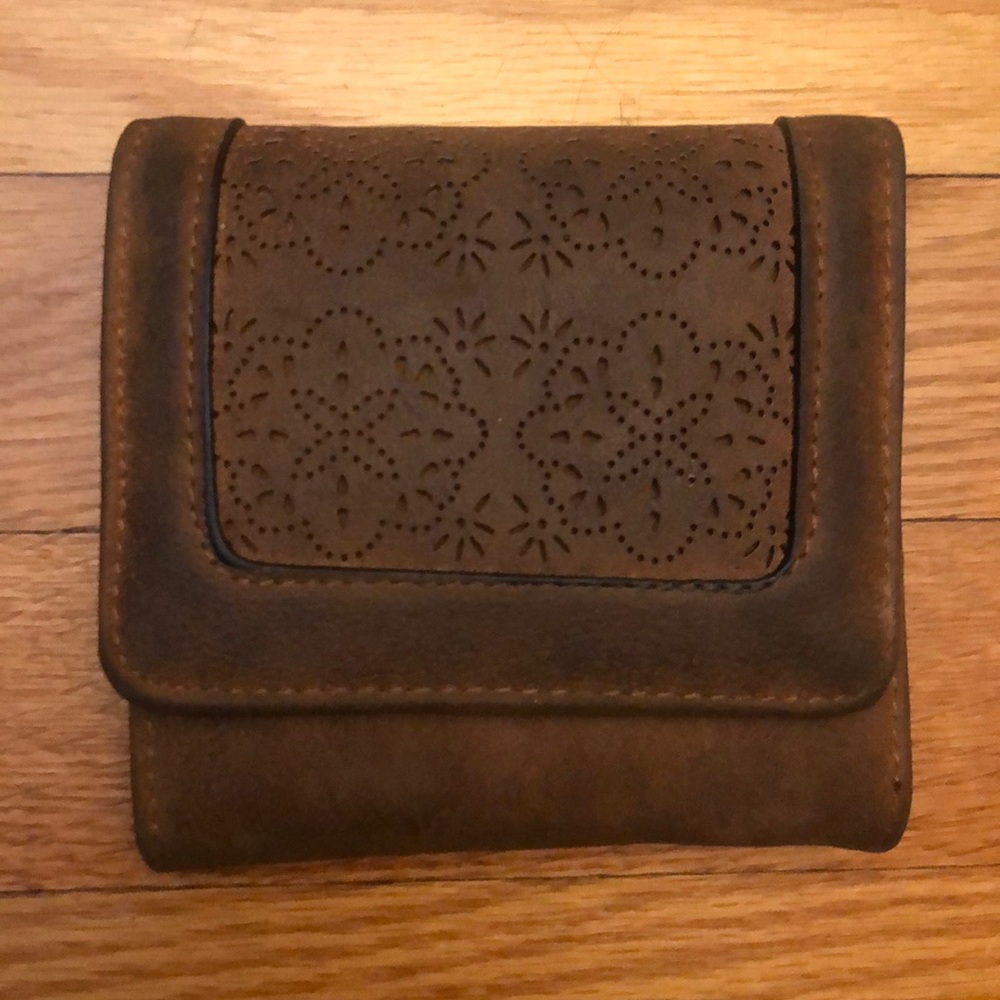 Fossil wallet, boho and sexy.
